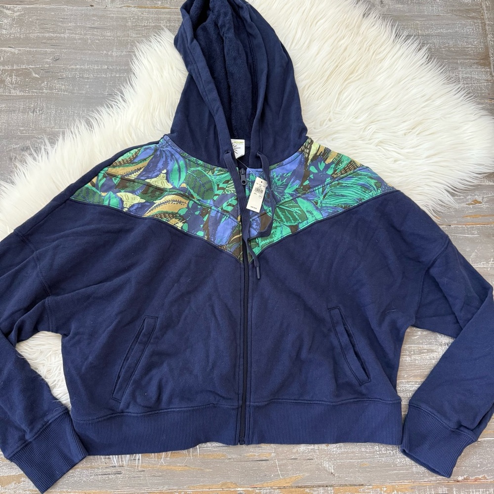 Offline by Aerie Tropical Print Cropped Zip Hoodie NWT Large Navy Blue Jacket - Picture 2 of 3